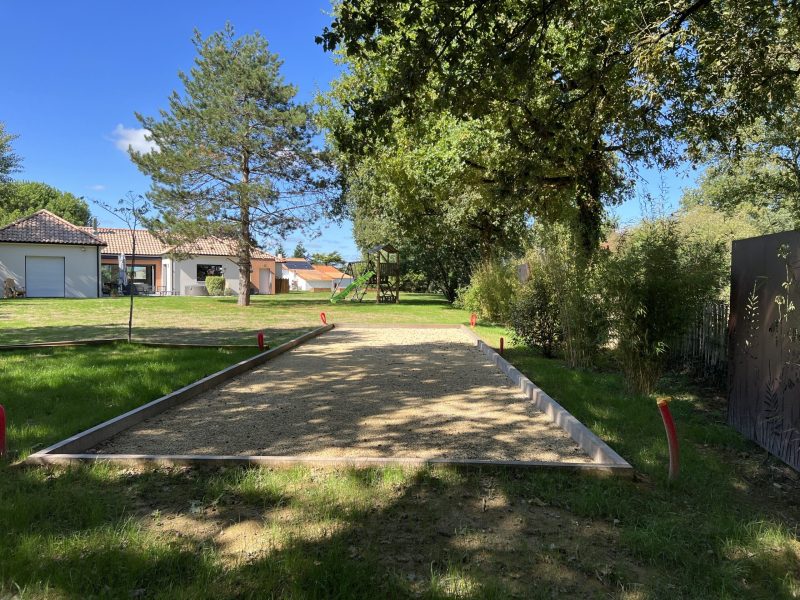terrain-de-petanque-cugand-ID2B