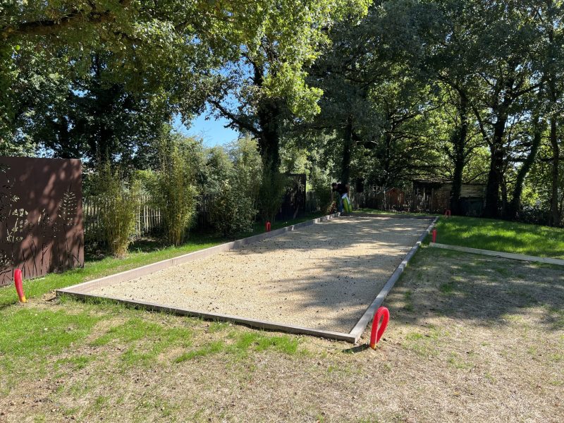 terrain-de-petanque-surprise-cugand